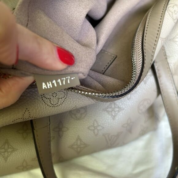 Louis Vuitton NWOT bag with cross body straps silver keys locks dust bag - Picture 5 of 17